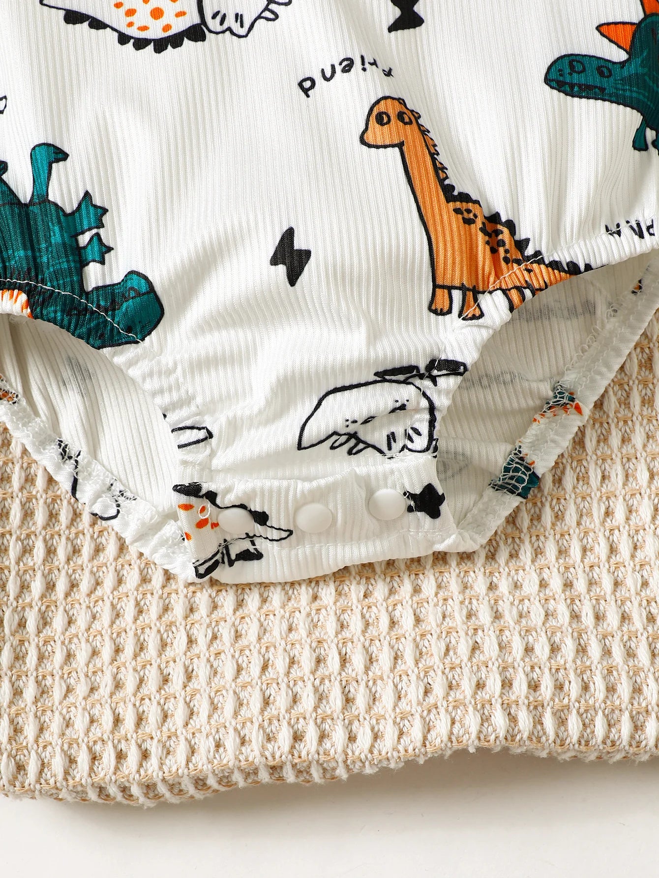 Breathable Thin Crewneck Sleeveless Vest Harbin Boys And Girls Baby Cartoon Dinosaur Print Triangle Onesie Cute Hat Two-PieceSet