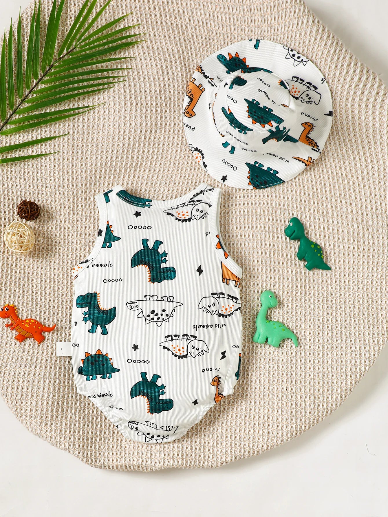 Breathable Thin Crewneck Sleeveless Vest Harbin Boys And Girls Baby Cartoon Dinosaur Print Triangle Onesie Cute Hat Two-PieceSet